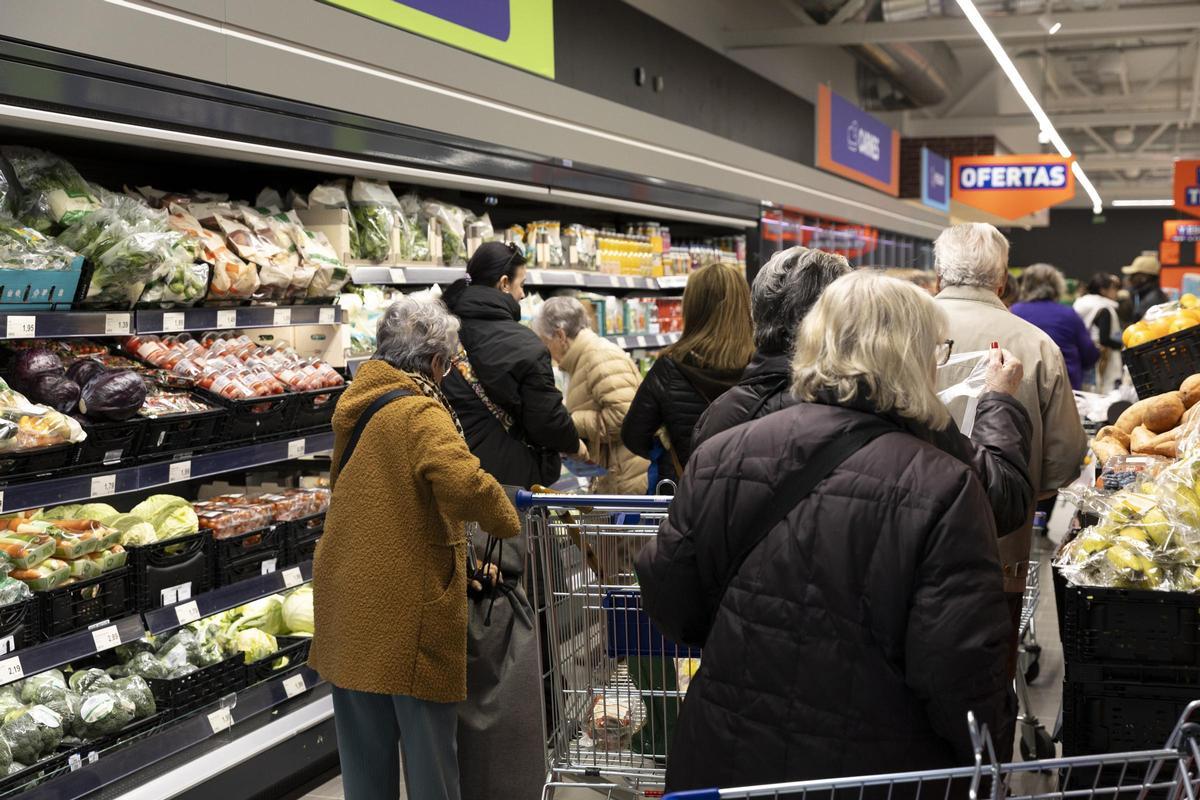 Interior de un supermercado Aldi