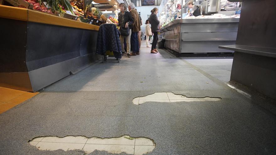 Girona arranjarà el terra del Mercat del Lleó que té 23 punts degradats