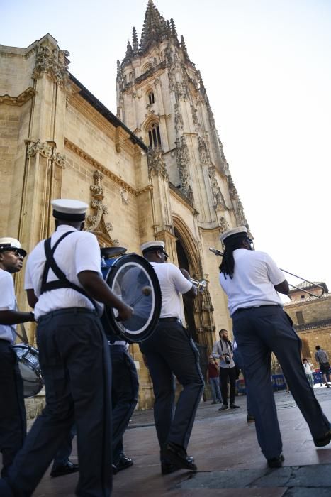 Pasacalles de la banda de Nueva Orleans Kinfok Brass Band