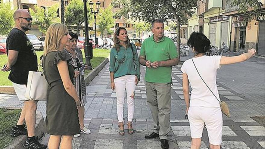 El PP reclama al Ayuntamiento remodelar la plaza Ronda Vinatea