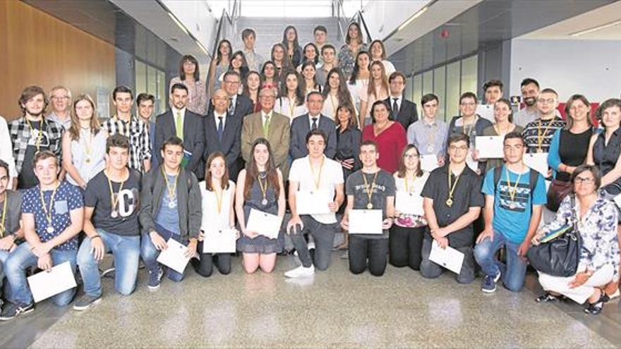 La UJI premia la entrega académica de los jóvenes