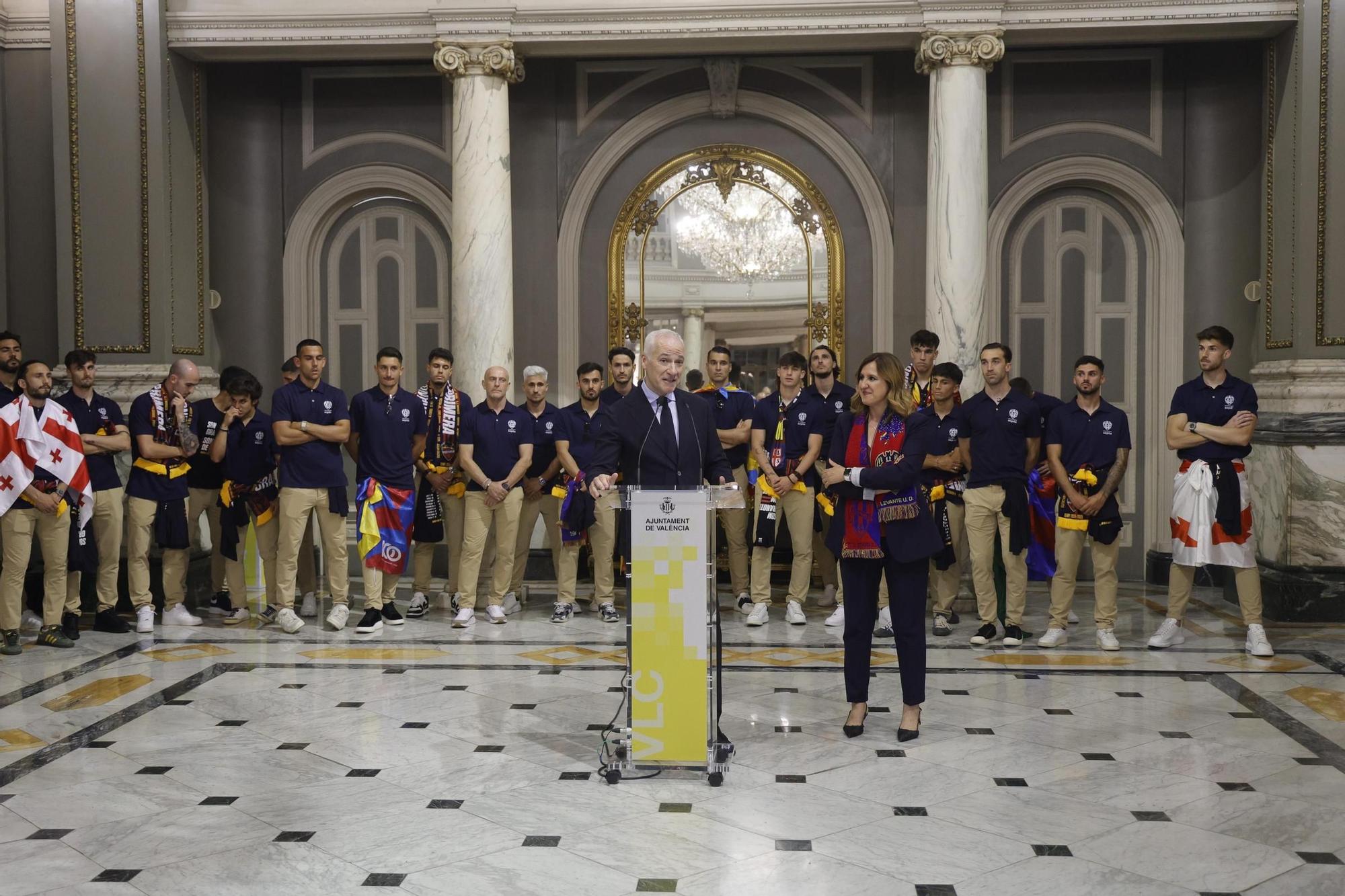 Todas las fotos de la rúa del Levante UD por su ascenso a Primera División