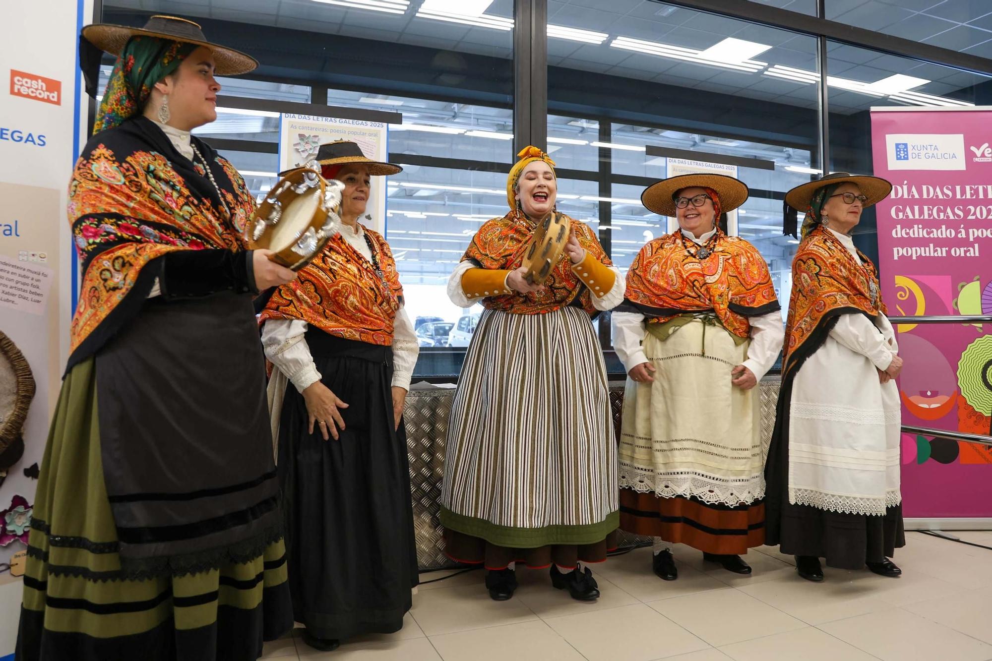Vegalsa-Eroski homenaxea ás cantareiras polas Letras Galegas