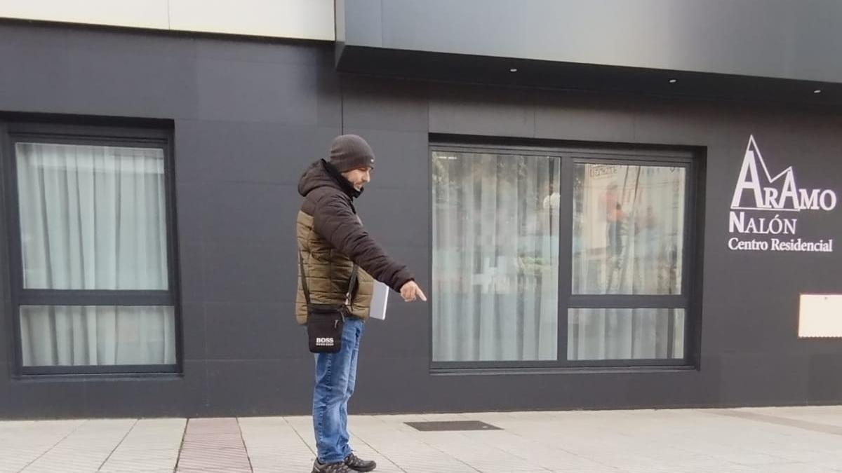 VÍDEO: El estado de las alcantarillas de Sama preocupa a los vecinos