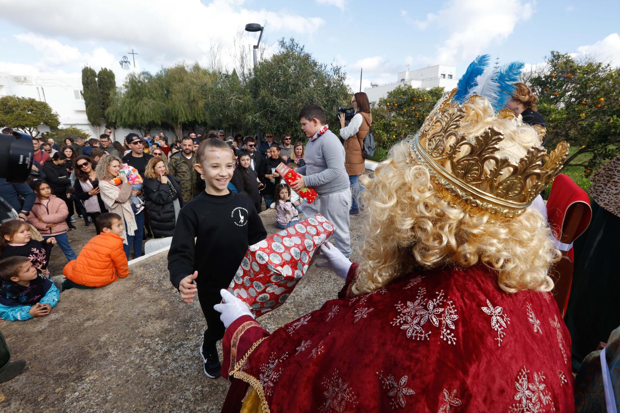 Puig d'en Valls recibe a sus majestades de Oriente