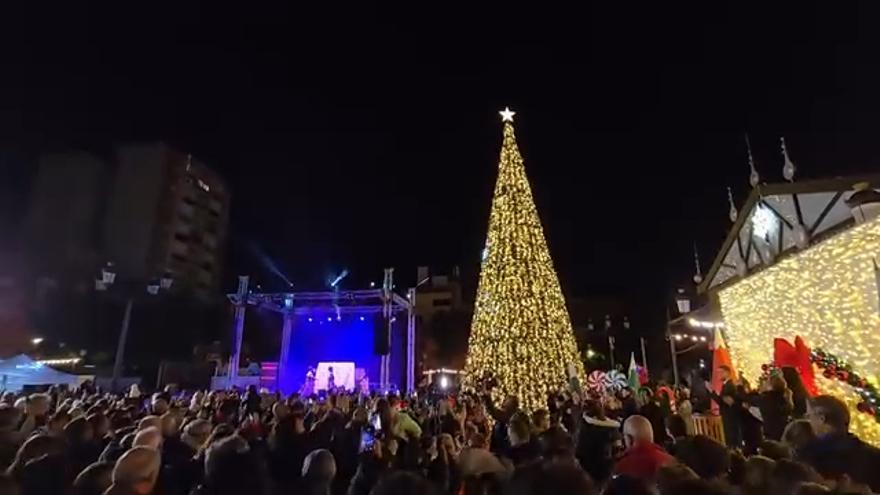 Así ha sido el encendido de luces de Navidad en Gandia