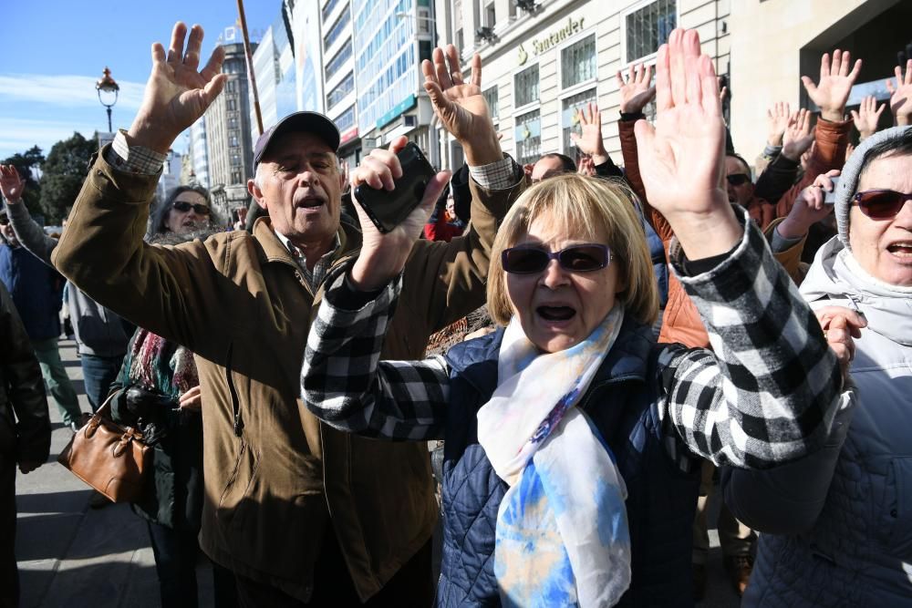 Jubilados y pensionistas salen a la calle para reivindicar y defender la viabilidad del sistema público de pensiones, ante la pérdida de poder adquisitivo.