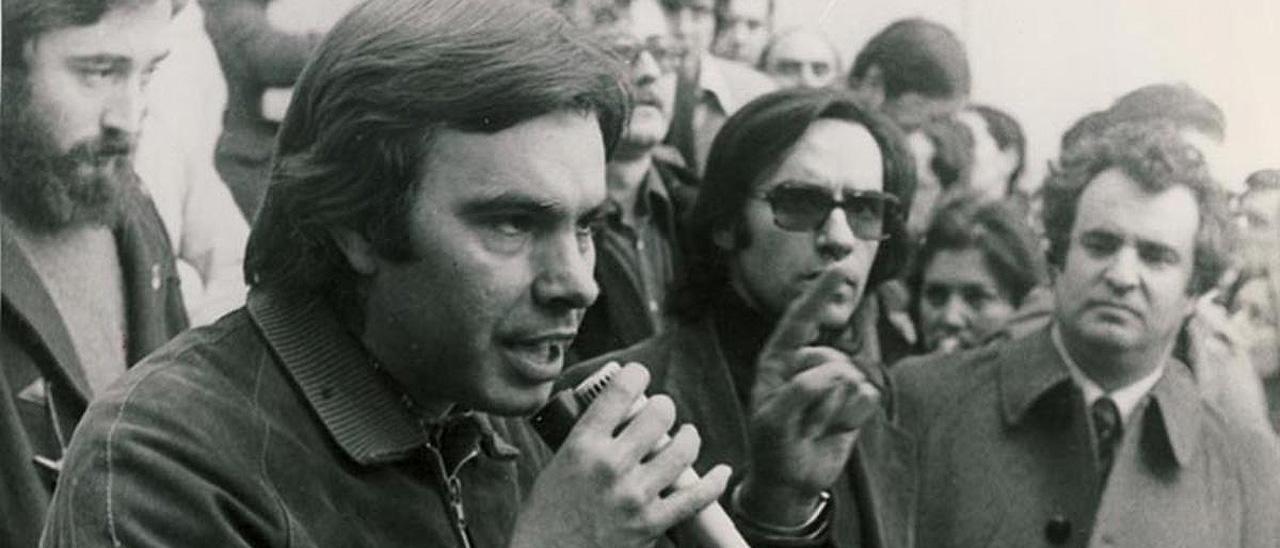 Felipe González en el congreso de Suresnes.