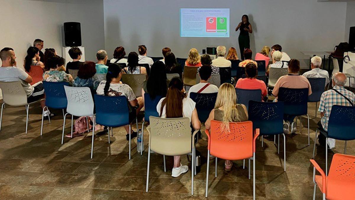 El Centro de Mayores Adolfo Suárez acogerá la Feria de Voluntariado en Protección Animal