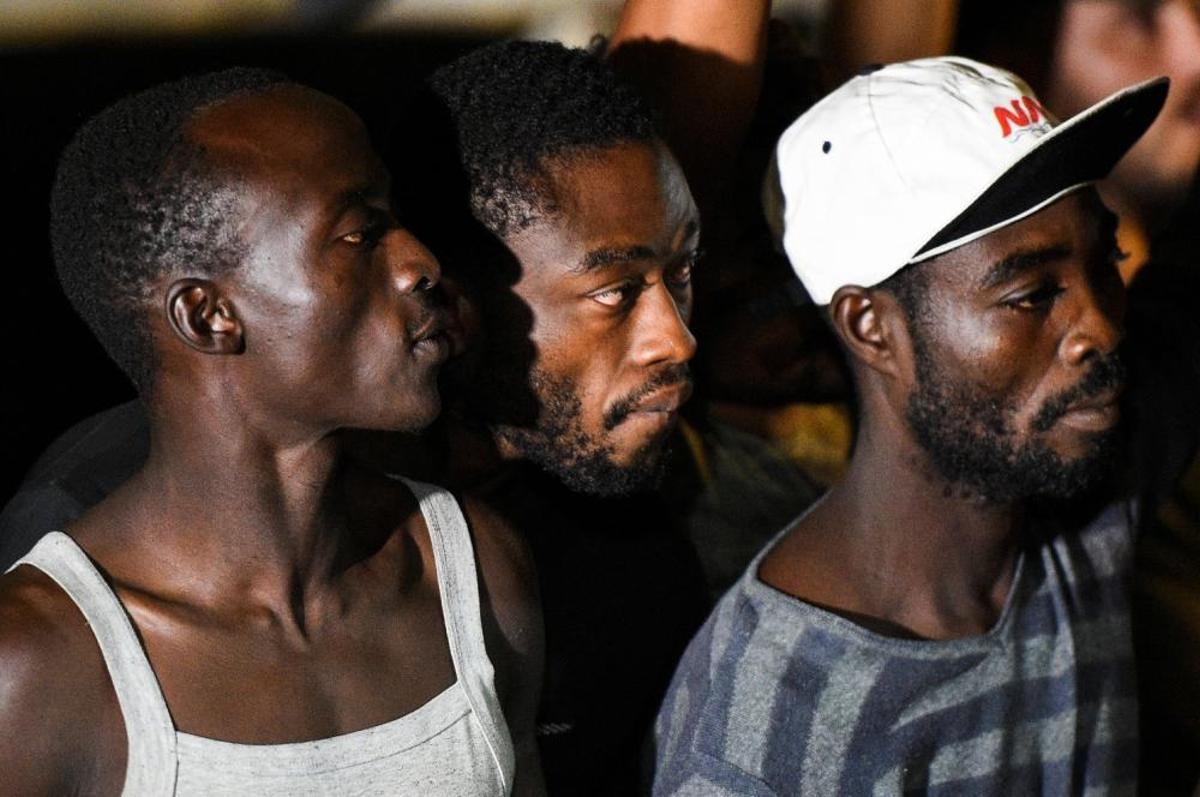 L'Open Arms desembarca a Lampedusa els darrers 83 migrants a bord L'Open Arms desembarca a Lampedusa els darrers 83 migrants a bord