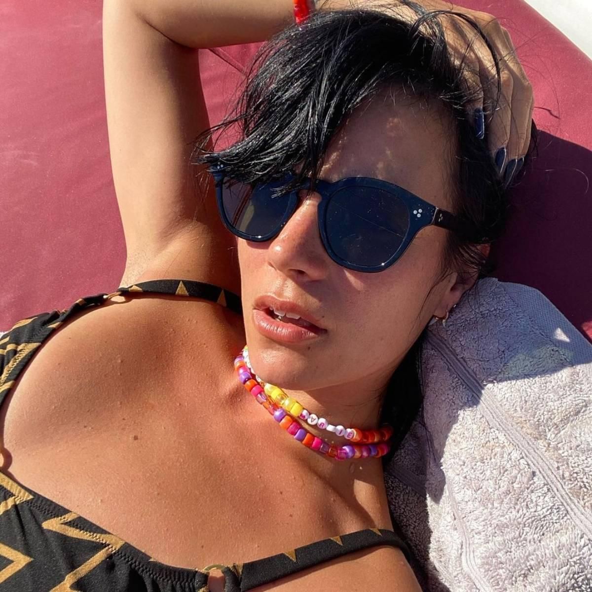 Lily Allen presume de un estilo 'sal y pimienta' con sus canas en el flequillo