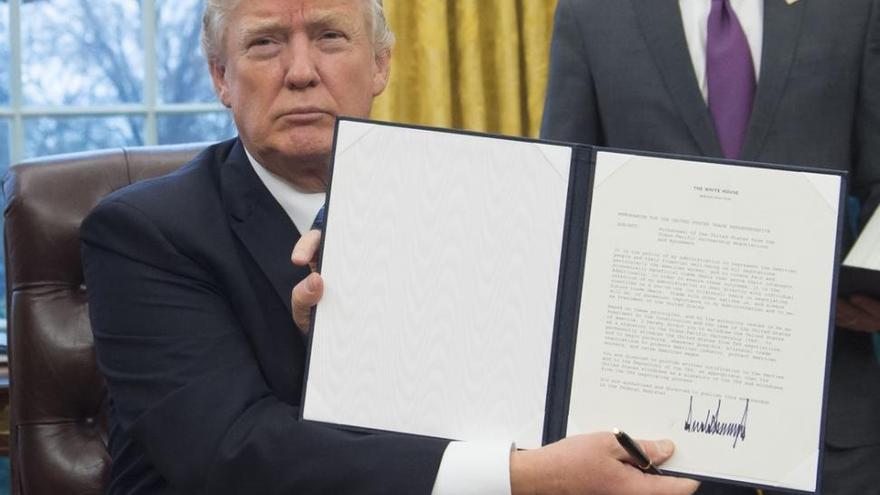 Trump retira a EEUU del acuerdo comercial Transpacífico en uno de sus primeros decretos