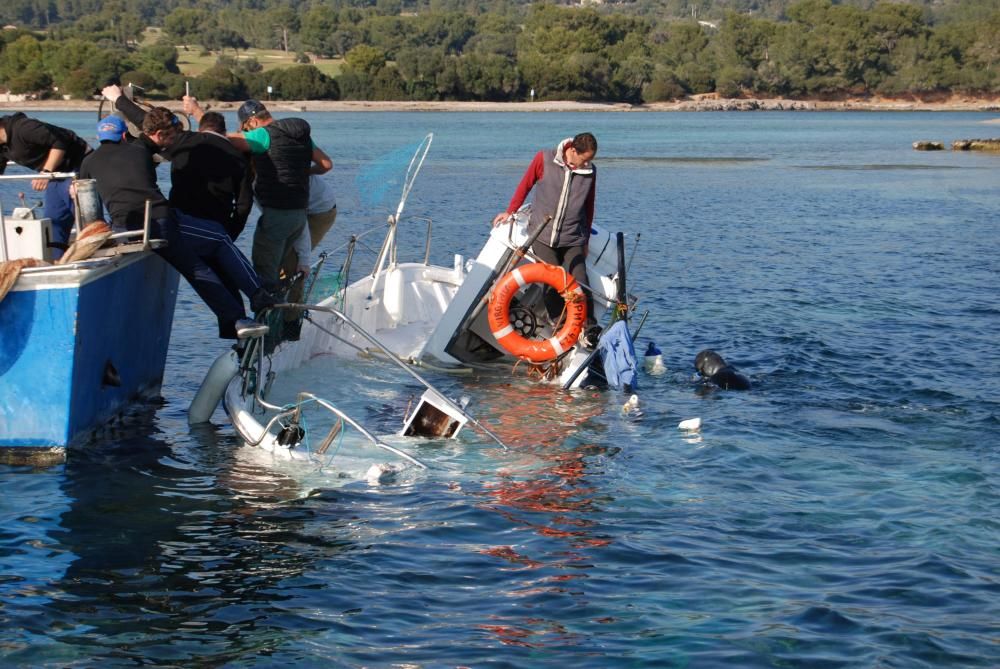 Un ferri hunde un pesquero por accidente en Mallorca