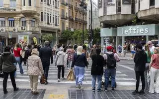 El subidón  del turismo dispara el comercio en el centro de València