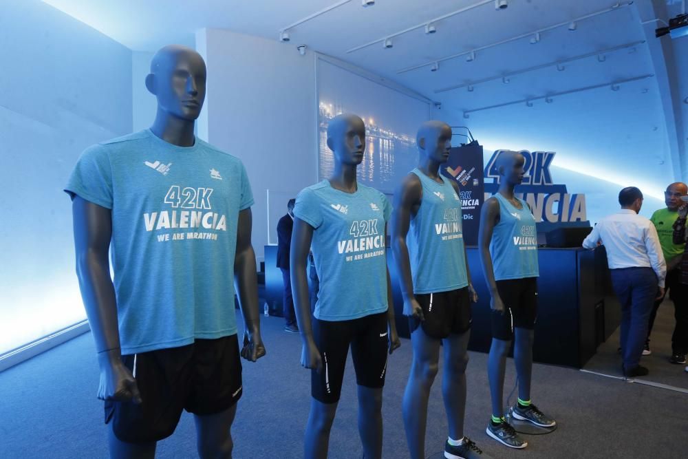 Presentación camisetas Maratón Valencia Trinidad A