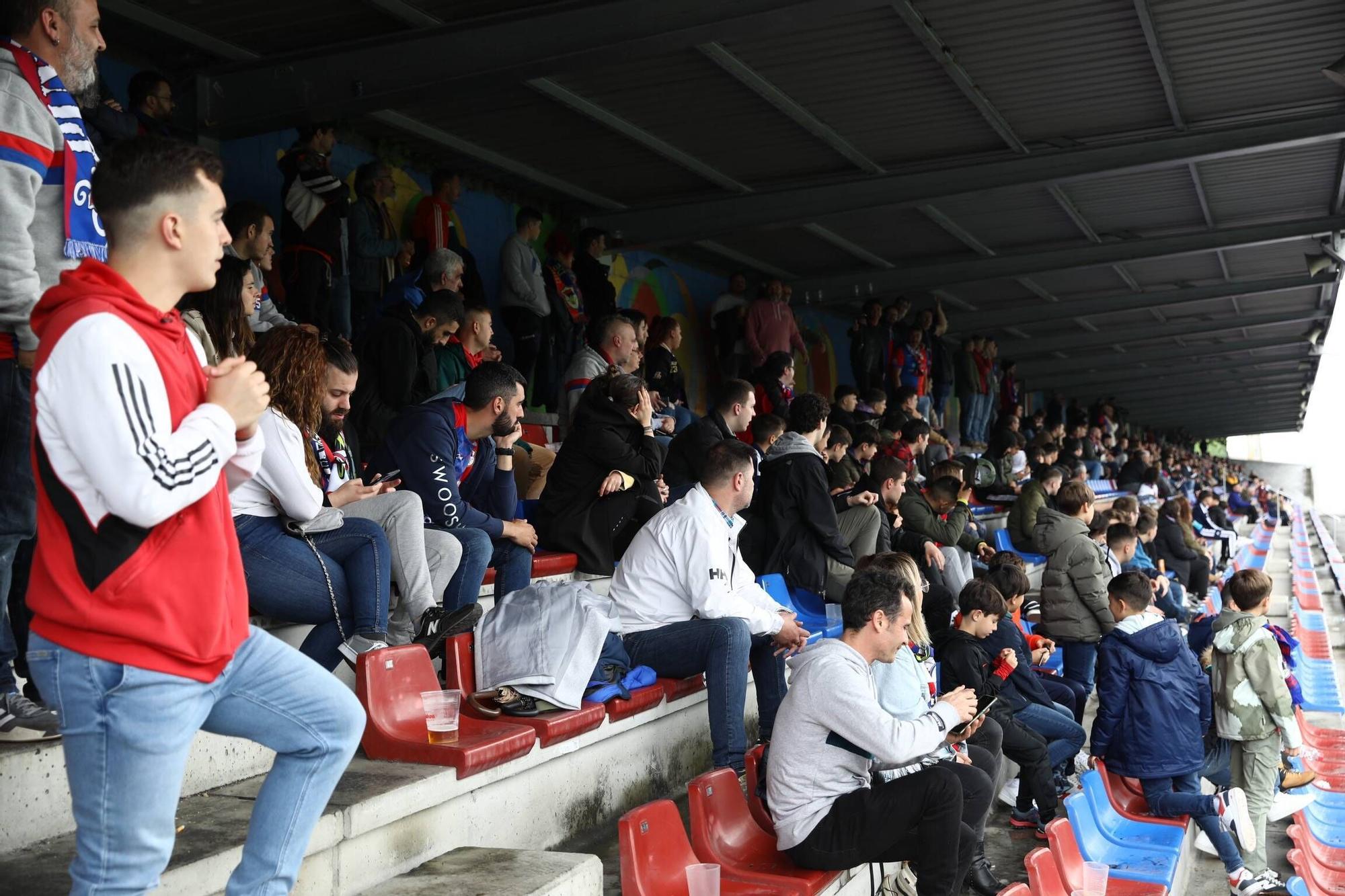 Así fue la celebración del UP Langreo, que seguirá un año más en Segunda Federación