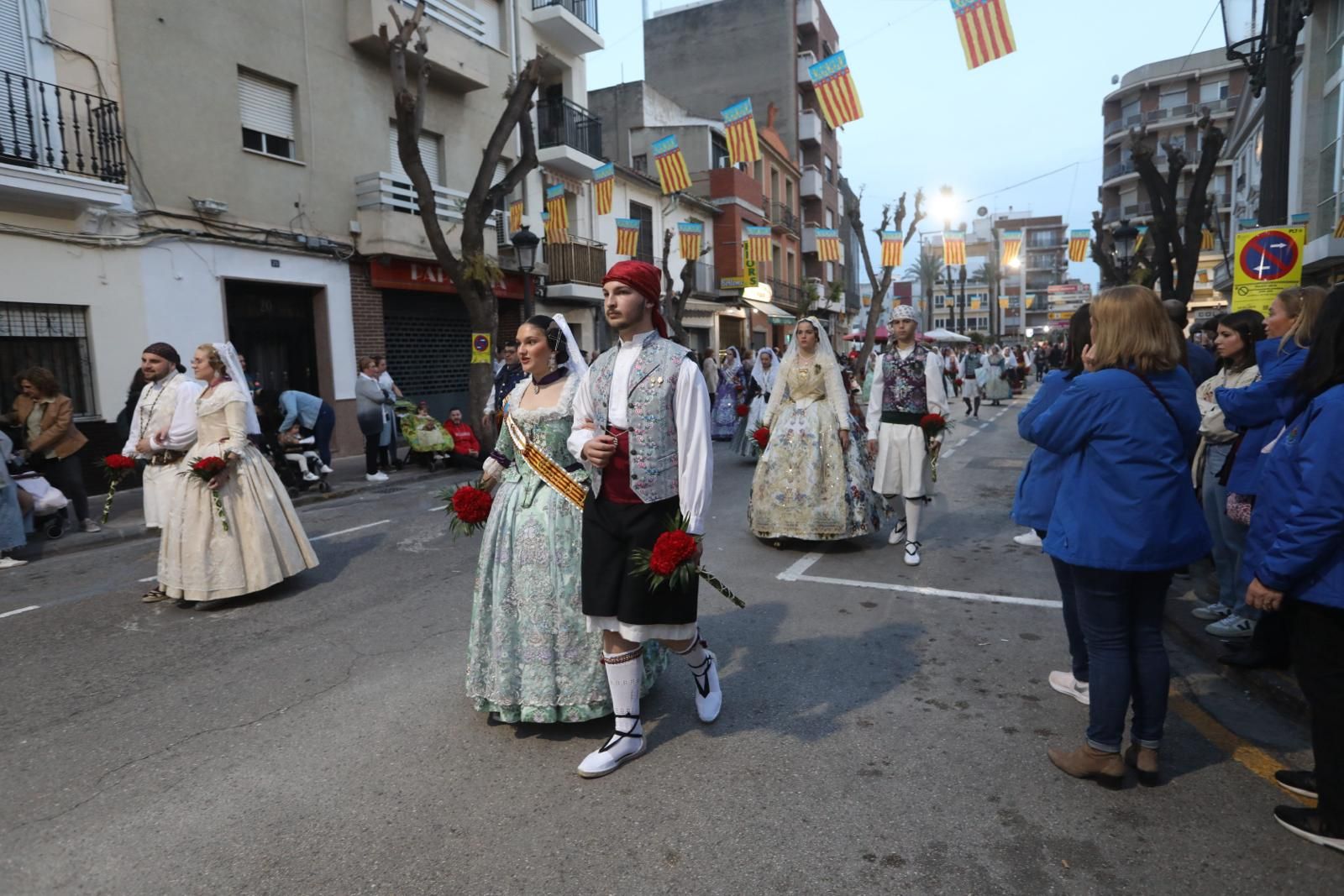 Búscate en la ofrenda a la Virgen en Torrent