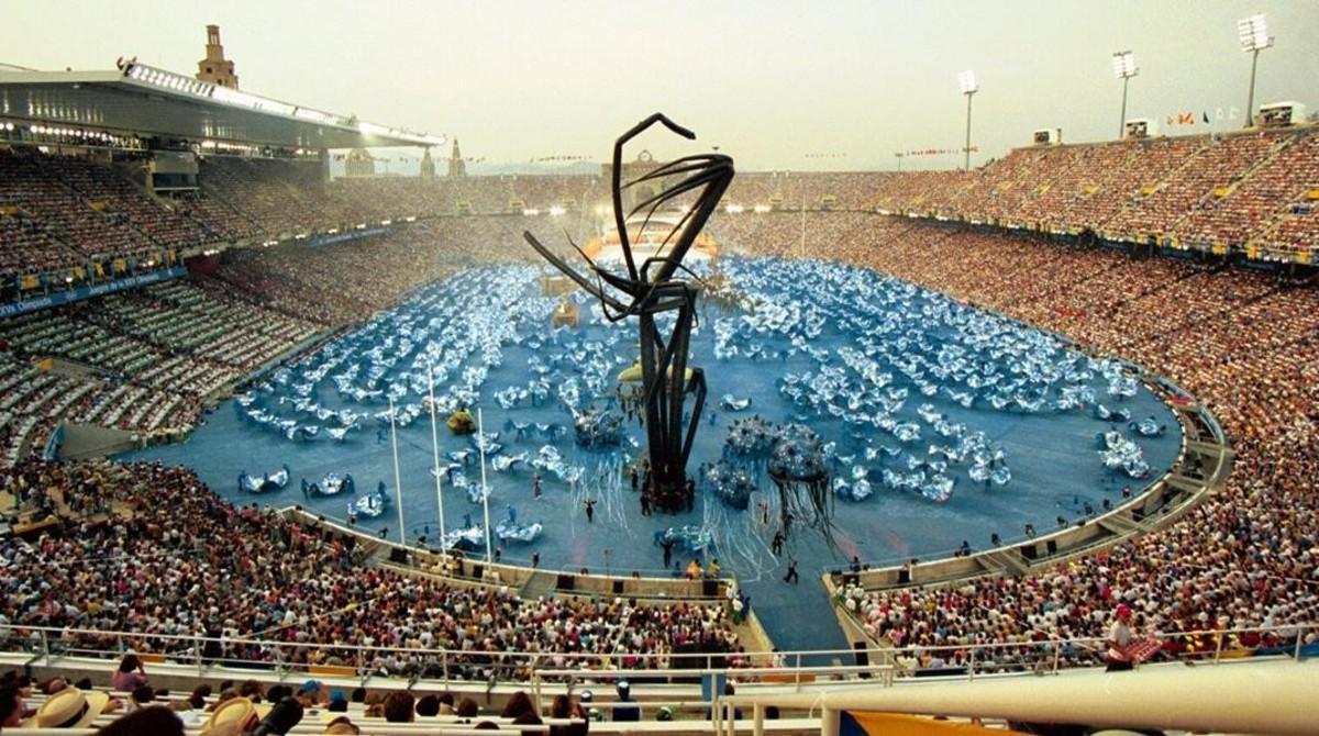 El grupo teatral ’ La Fura dels Baus ’ pasrtipa en la inauguración de los Juegos Olímpicos Barcelona 1992.