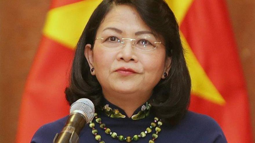 Vietnam nombra por primera vez a una mujer como presidenta