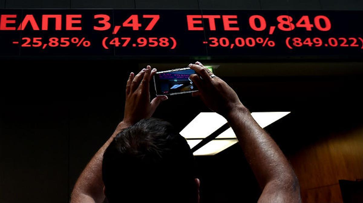 La Bolsa de Atenas ha reabierto con importantes caídas
