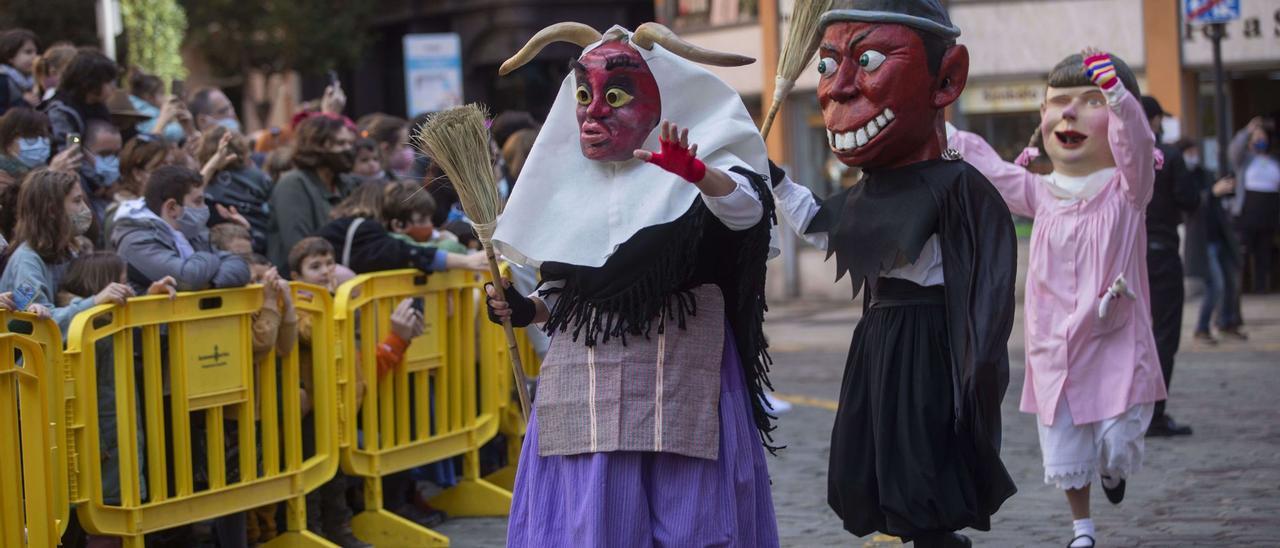 Palma entra en fiestas con un pregón en clave de ‘gloses’ contra «el dimoni des covid»