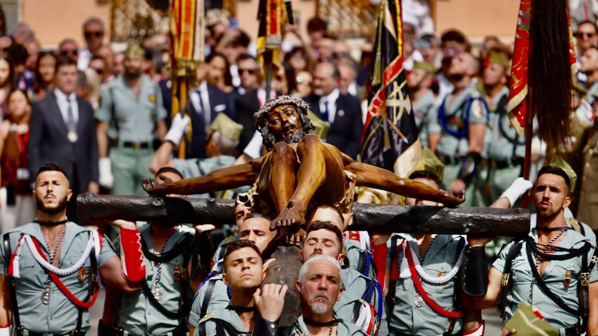 Traslado del Cristo de la Buena Muerte a cargo de la Legión