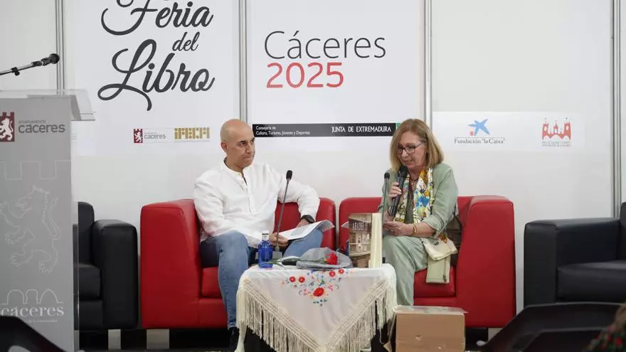 Presentación de 'Abades 11: Nuestra vida en la corrala' en la Feria del Libro