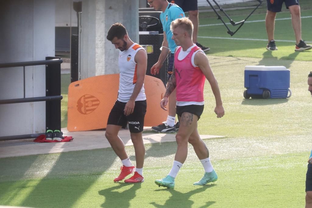 Wass, de vuelta a los entrenamientos con el Valencia CF pese a que se quiere marchar