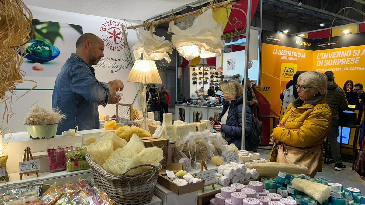 Artesanos en la feria de Milán