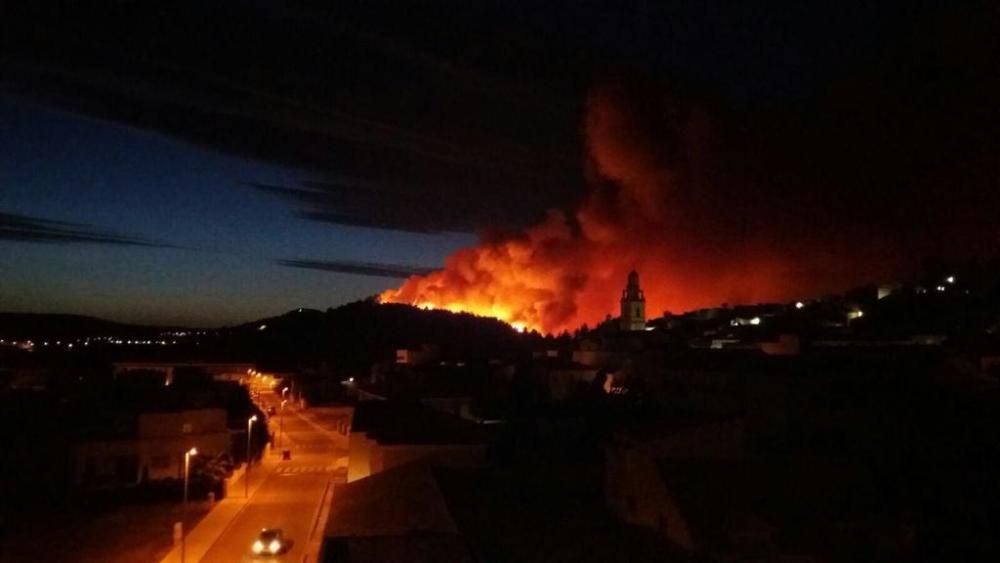 Incendio forestal en Bolbaite (Valencia)