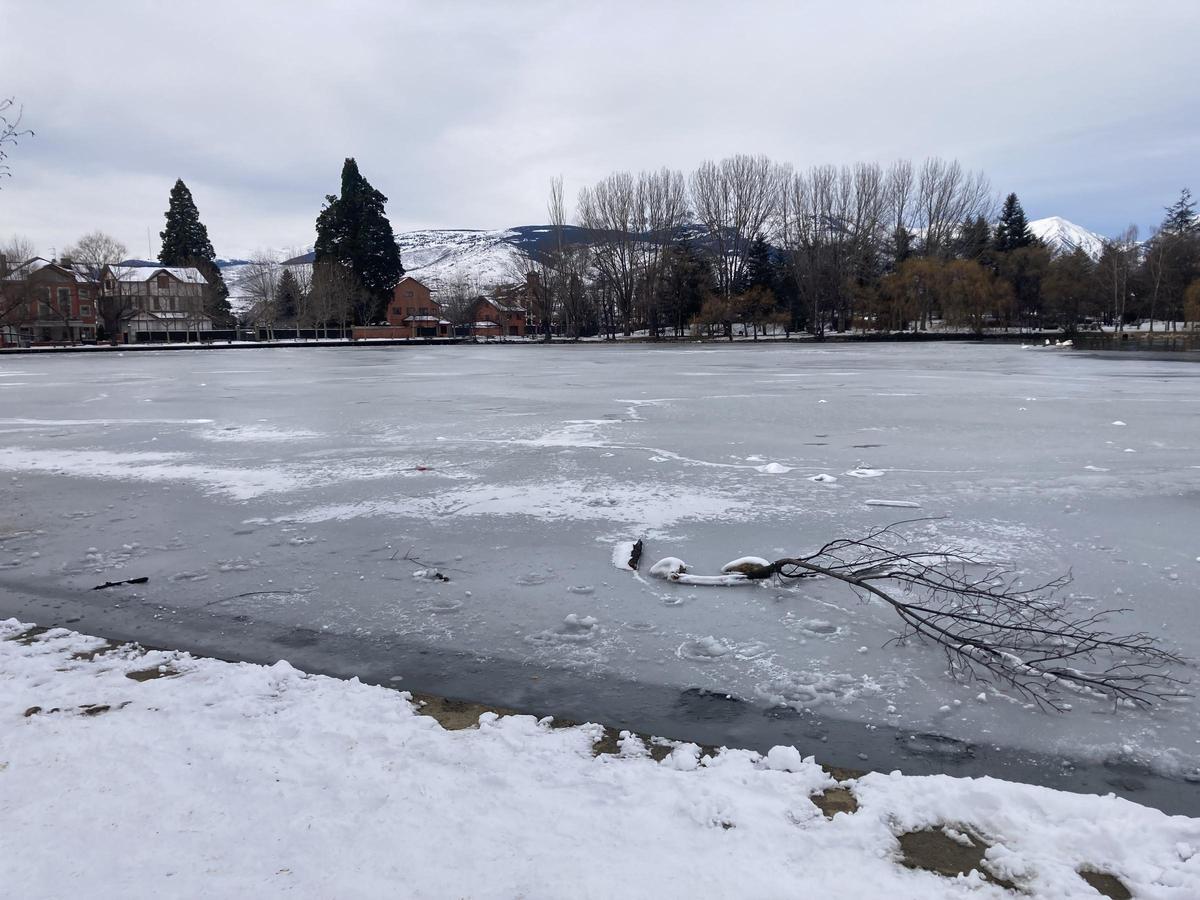 El llac gelat a Puigcerdà aquesta setmana