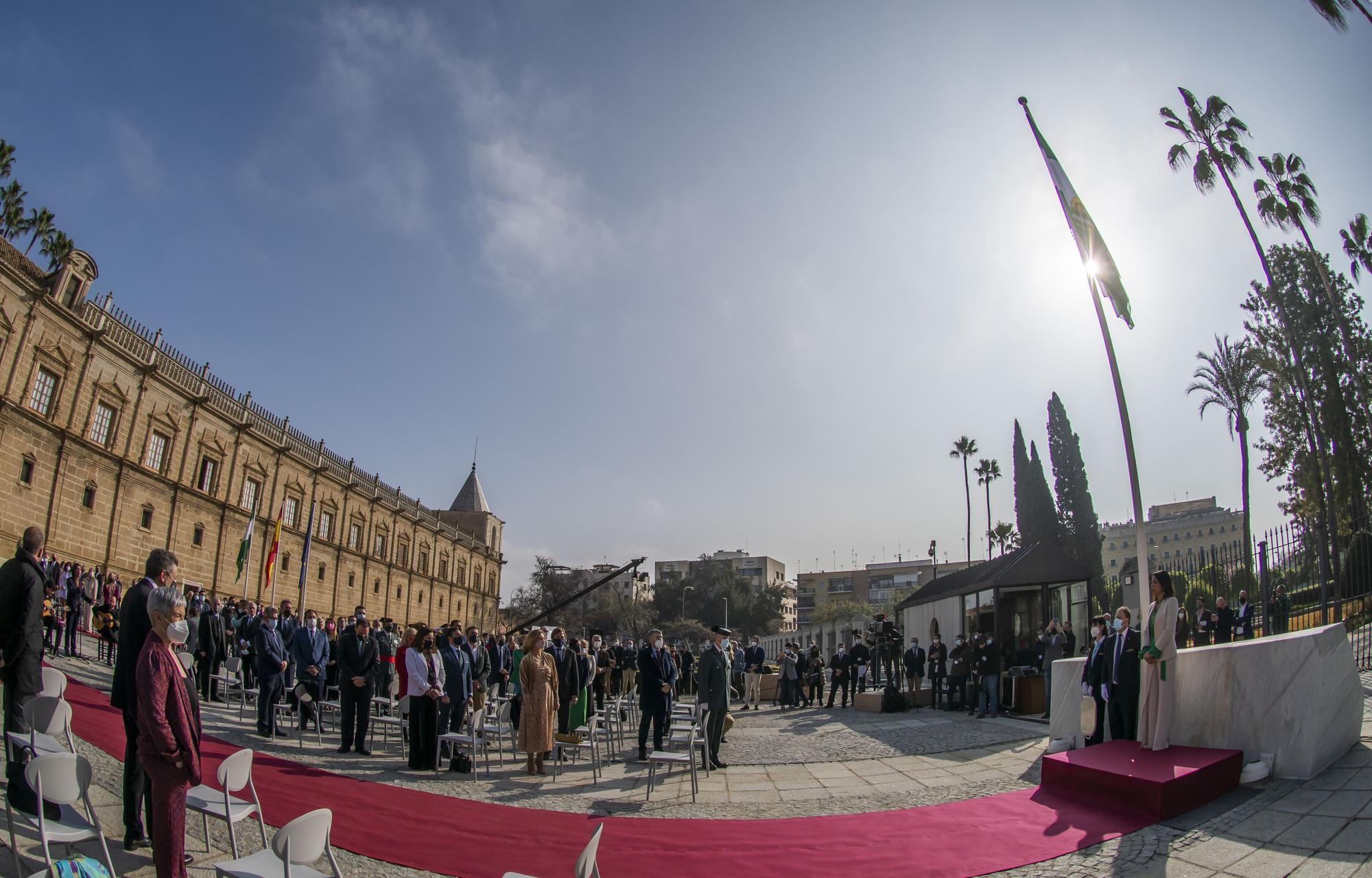 Las imágenes del acto institucional en el Parlamento andaluz con motivo del 28-F