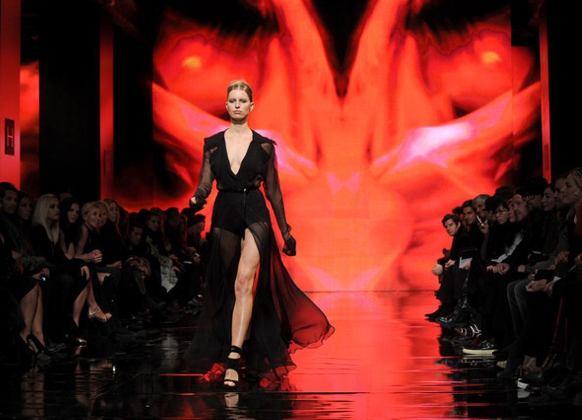 La model Karolina Kurkova va desfilar per a Donna Karan a Nova York.