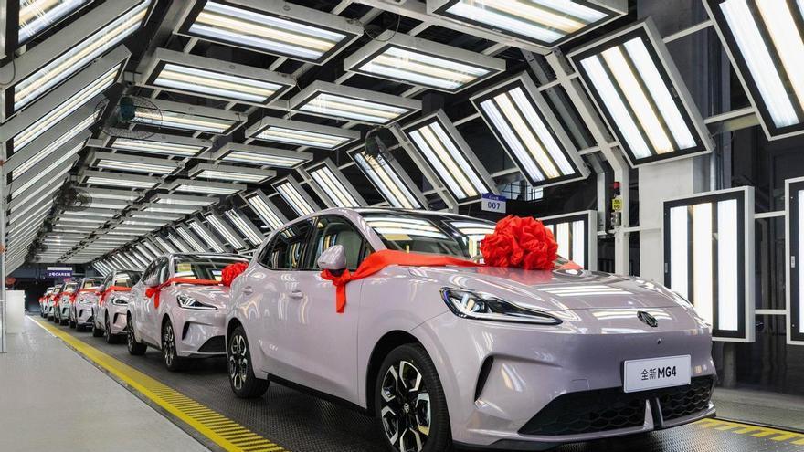 China vende más coches, máquinas y ropa en Galicia: factura casi 1.150 millones entre enero y junio, 11 veces más de lo que paga por productos gallegos