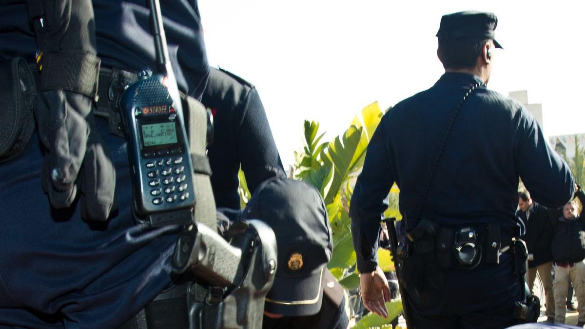 Policías de Elche.