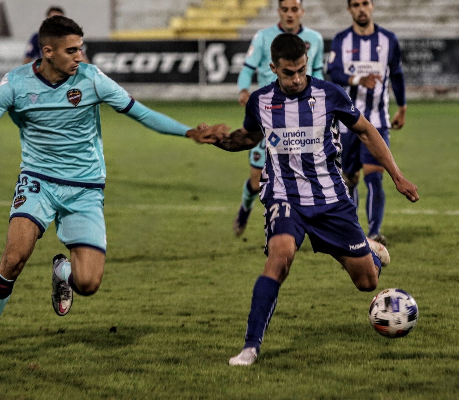 El Alcoyano se anota su primera victoria de la temporada (1-0)