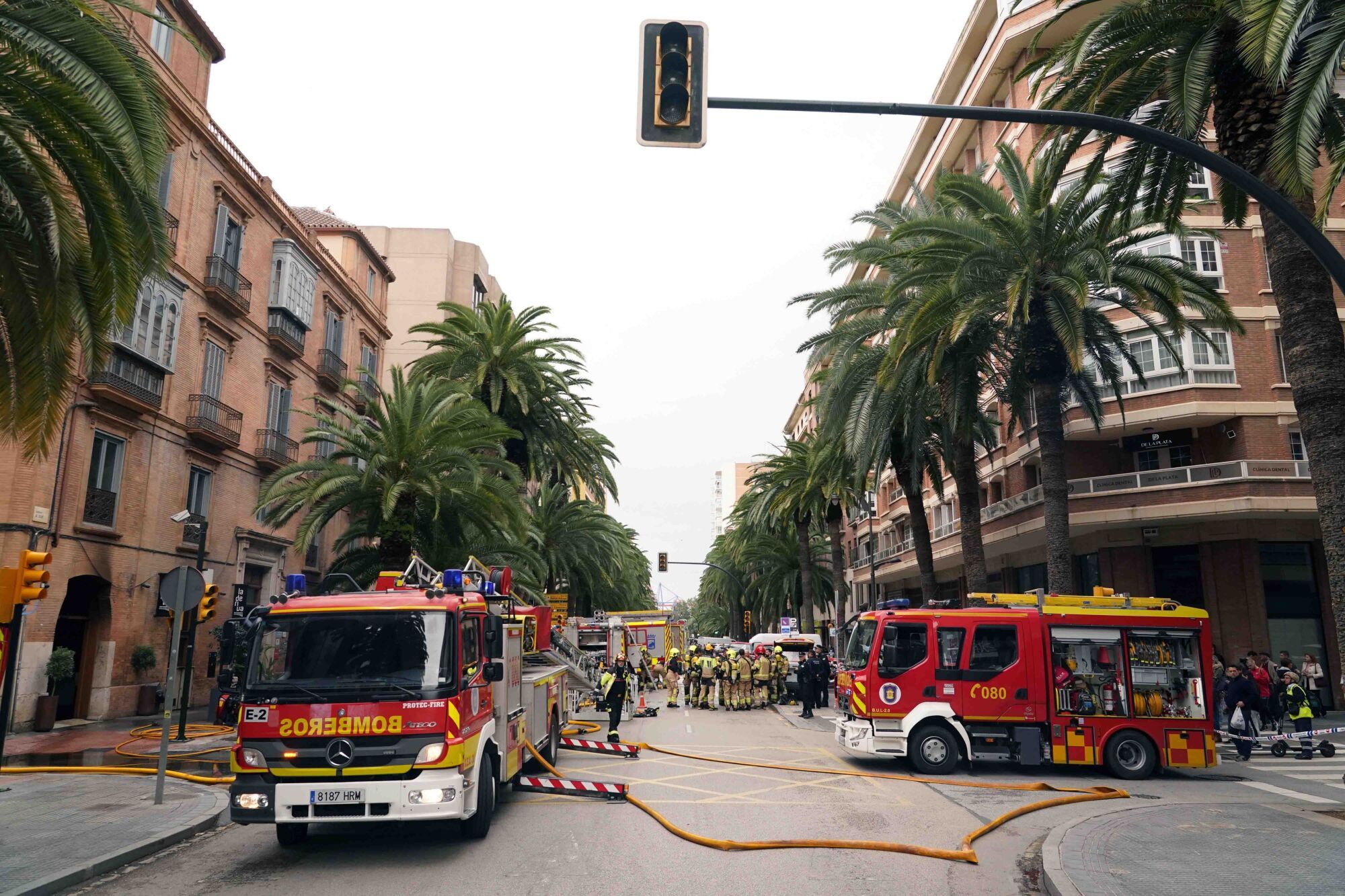 Incendio en el restaurante La Deriva, en la Alameda de Colón