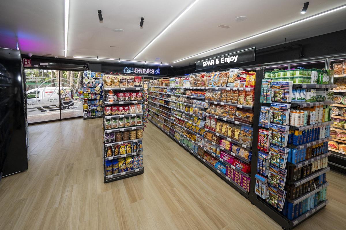 Interior del nuevo SPAR de San Bartolomé de Tirajana.