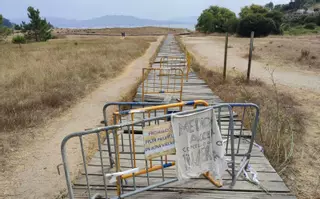 Costas hará una pasarela nueva en Liméns y Cangas la mantendrá