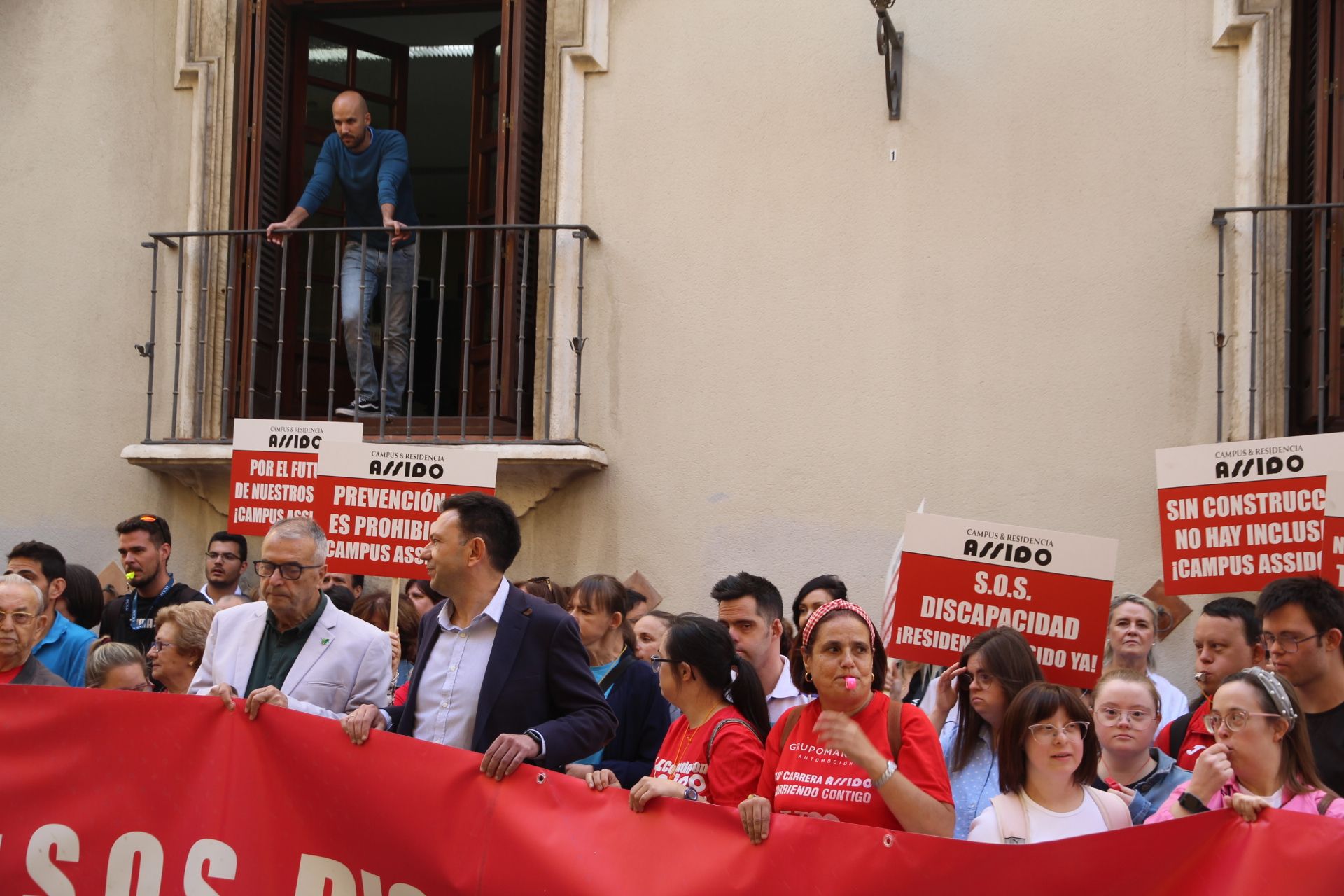Concentración de Assido en Murcia ante la CHS