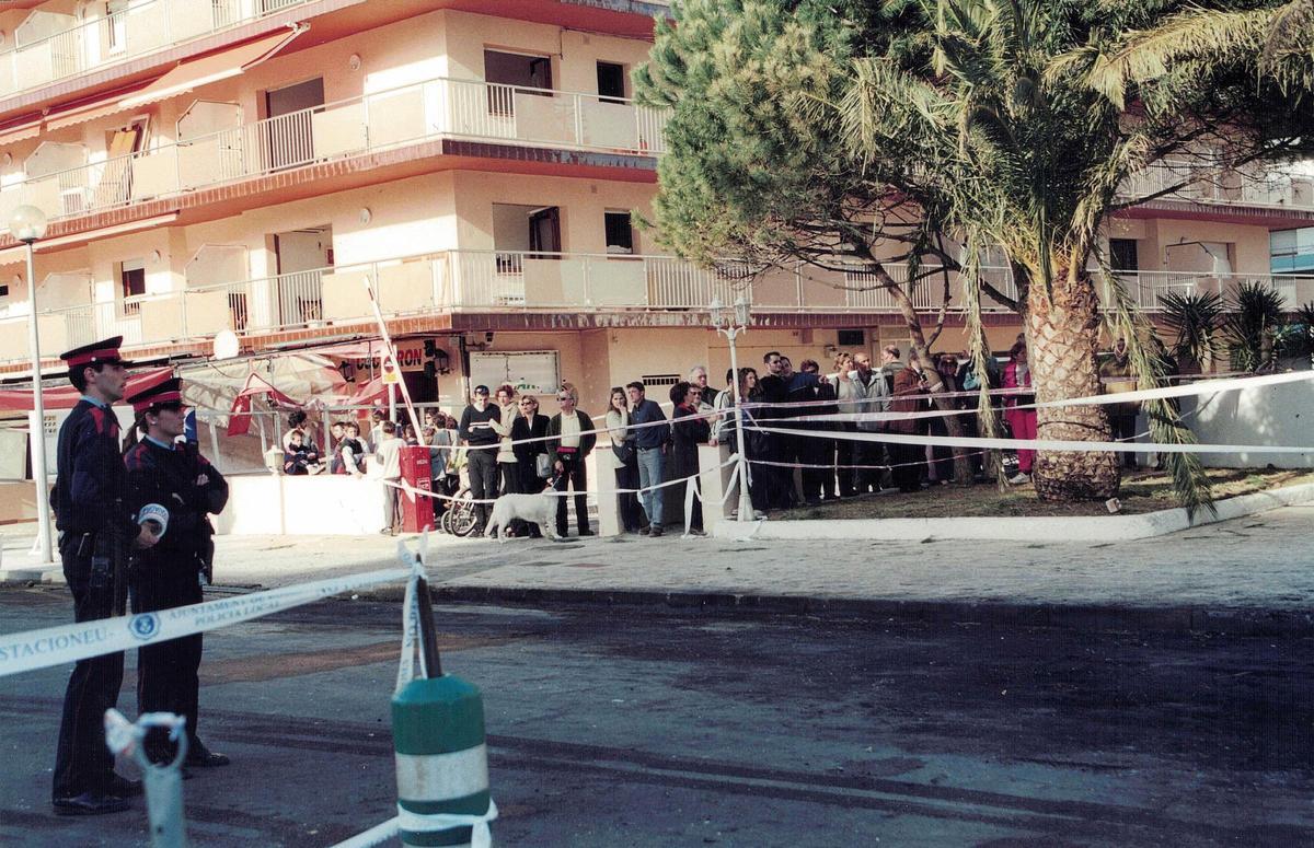 Les imatges de l'atemptat d'ETA a Roses del 17 de març de 2001