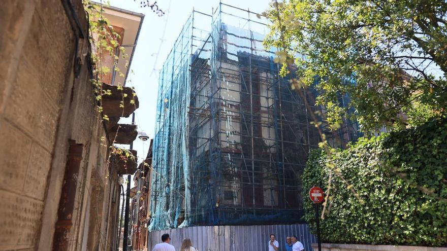 El edificio ubicado en el corazón del Oviedo Antiguo que sale a la venta por 280.000 euros