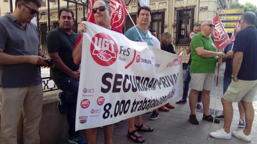 Protesta de los trabajadores de Ombuds.