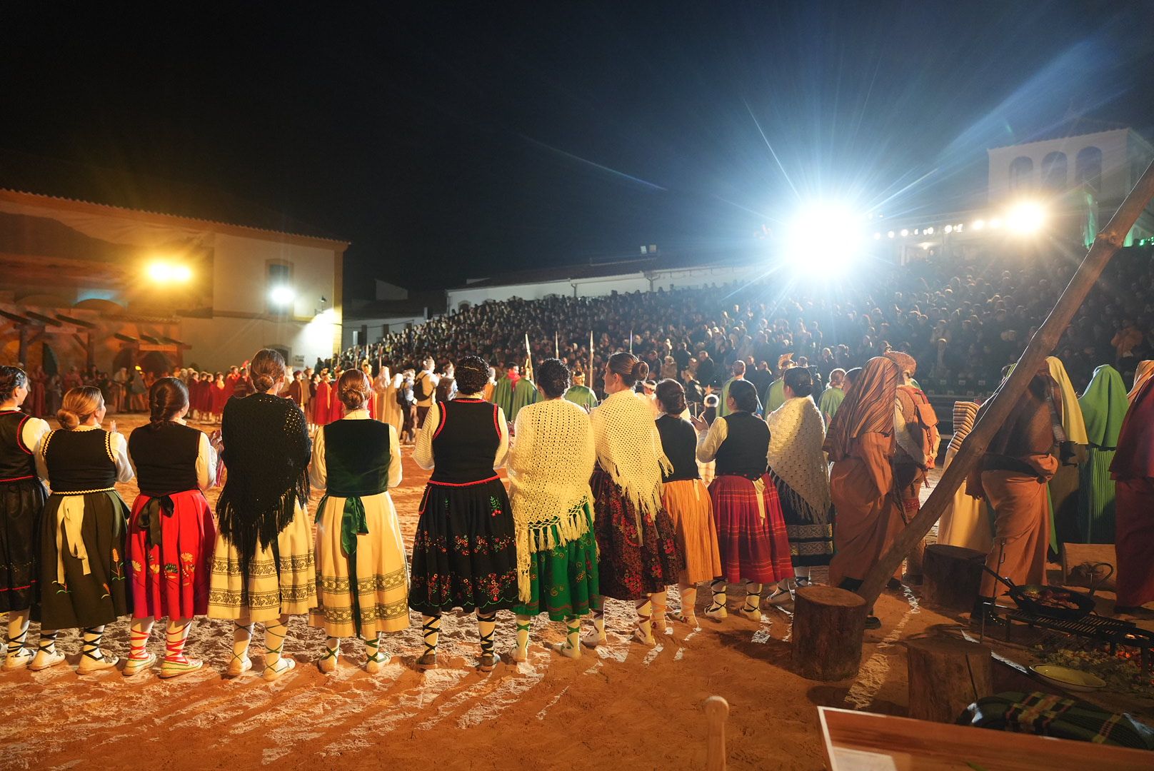 Los vecino de El Viso representan la adoración de los Reyes Magos