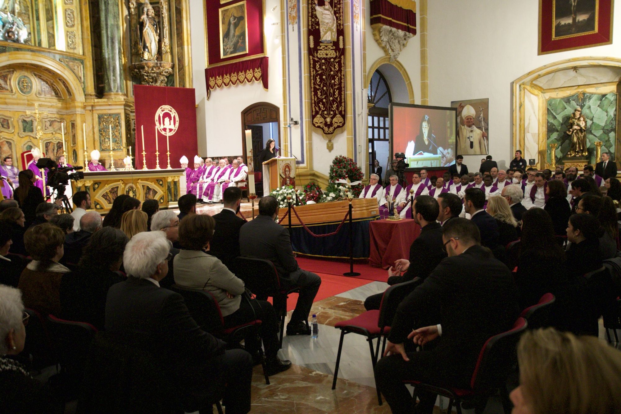 Las imágenes del funeral de José Luis Mendoza, presidente del UCAM