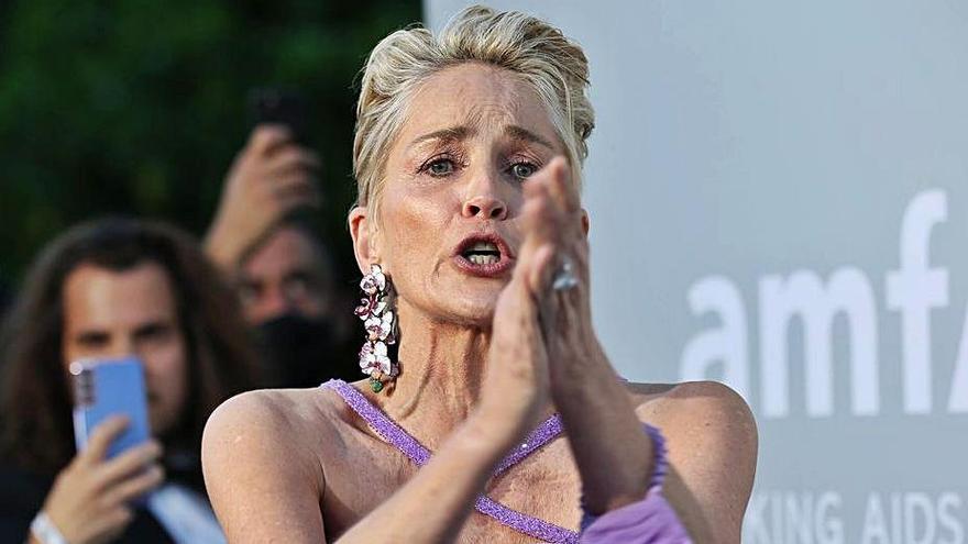 Sharon Stone revoluciona el “star sistem” con una campaña provacunas