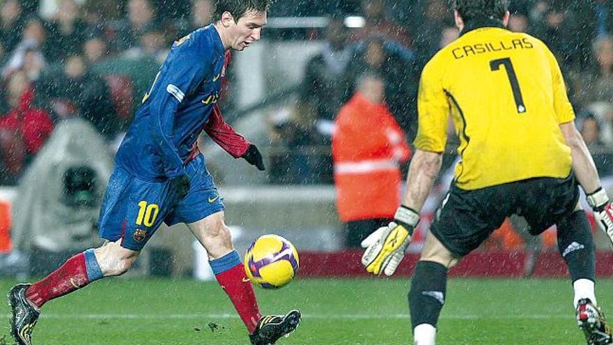 Messi marca el segundo gol en el encuentro ante el Real Madrid.