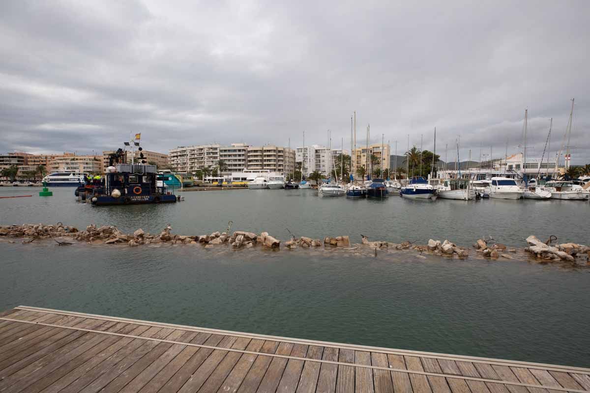 Cambio de pantalanes en el Club Náutico de Ibiza