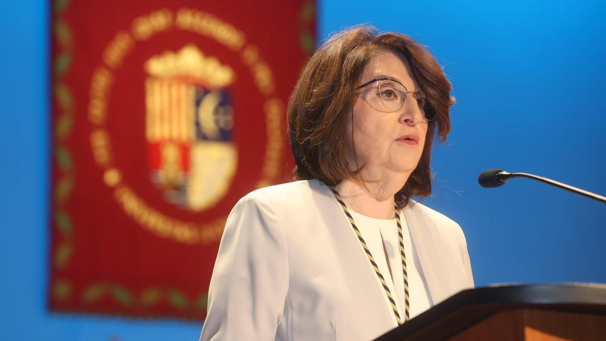 Amparo Navarro en su última toma posesión como rectora de la UA.