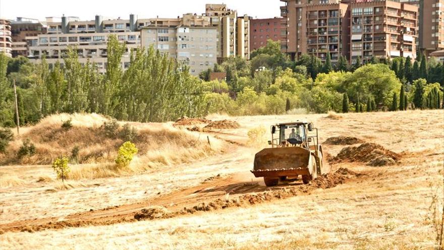 Las primeras máquinas comienzan la ampliación del parque del Príncipe